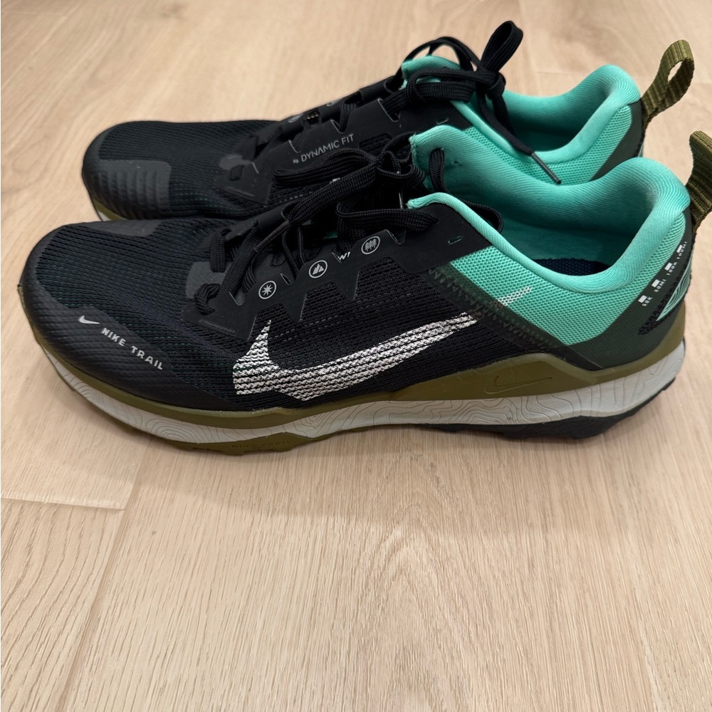Nike Wildhorse 8 Black and Spring Green